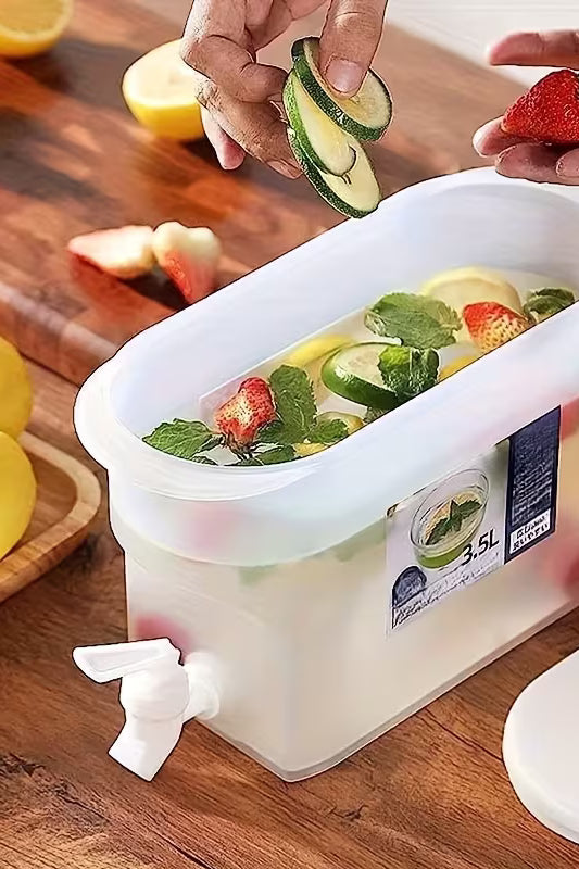 Plastic Beverage Dispenser with Spigot